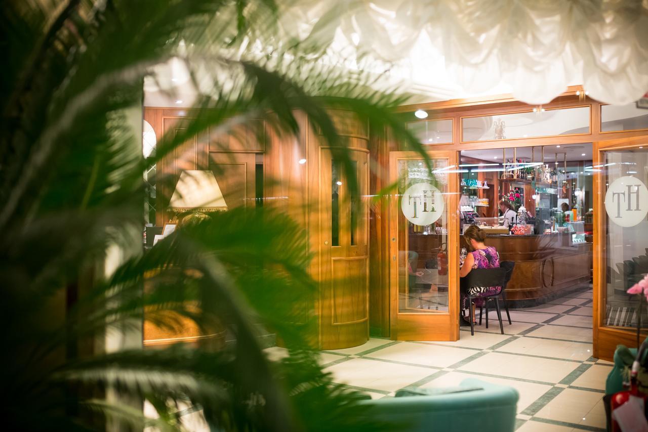 Hotel Tritone Caorle Eksteriør billede