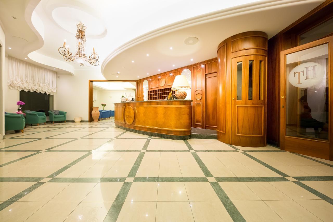 Hotel Tritone Caorle Eksteriør billede