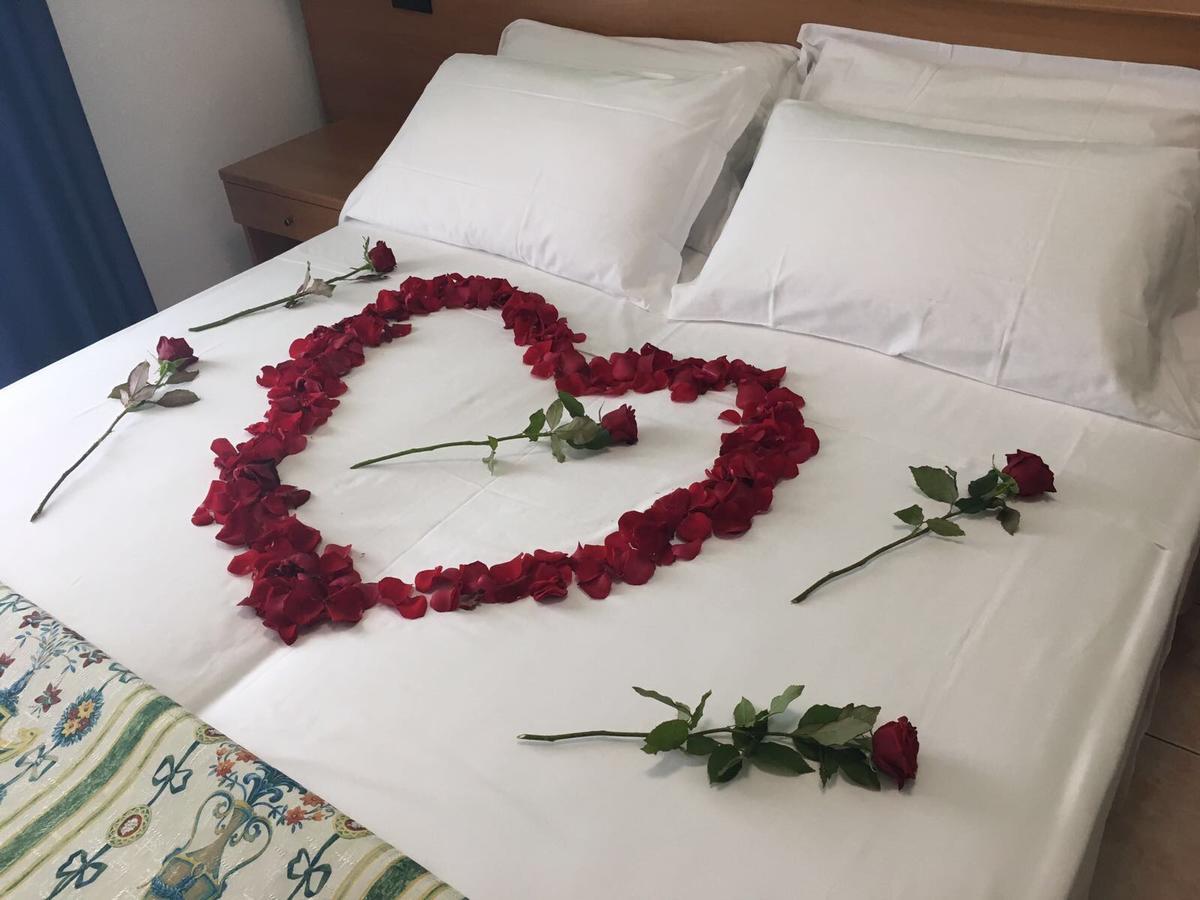 Hotel Tritone Caorle Eksteriør billede