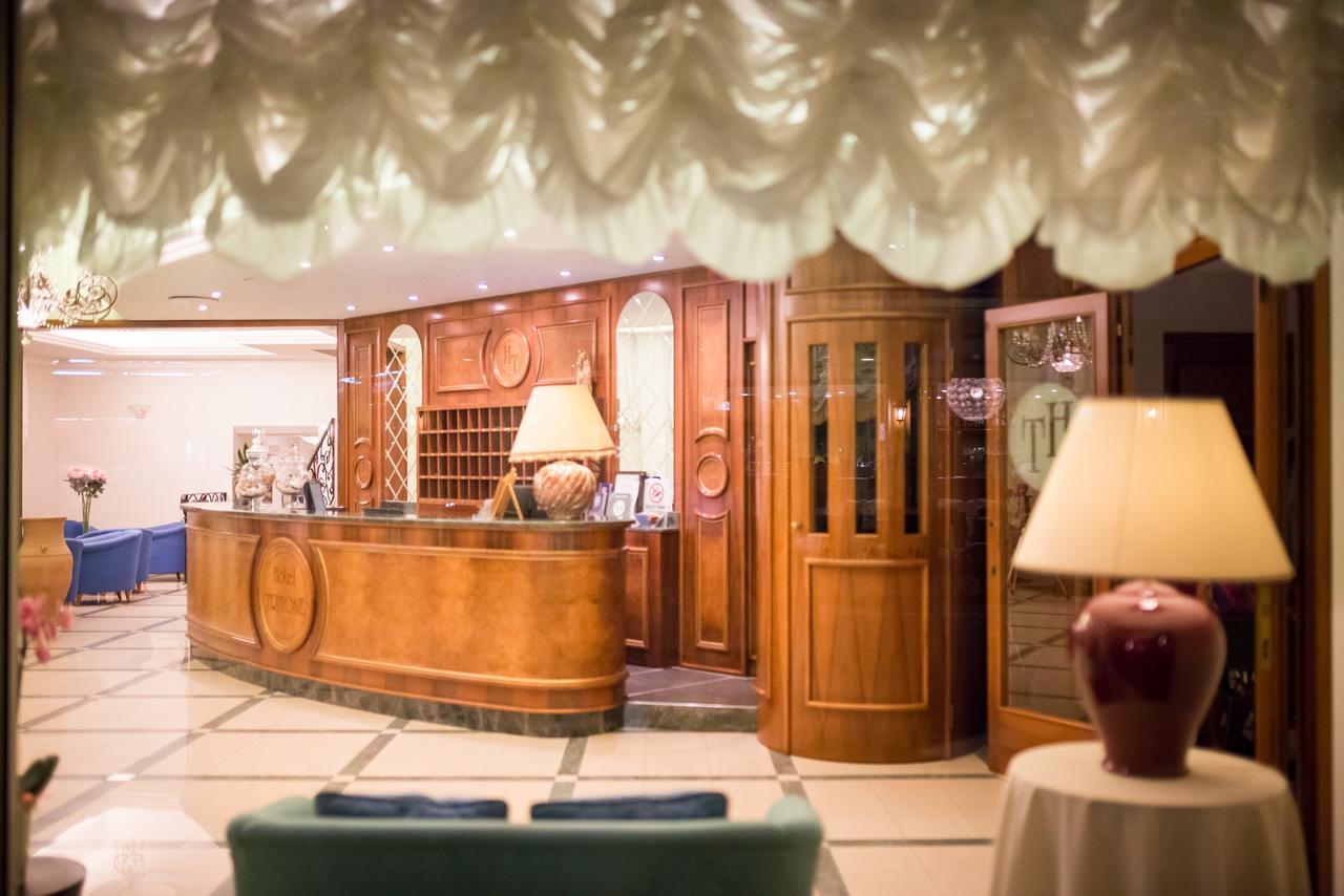 Hotel Tritone Caorle Eksteriør billede