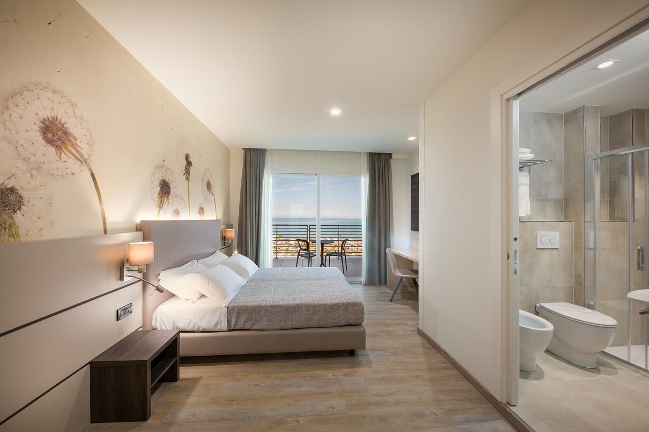Hotel Tritone Caorle Eksteriør billede