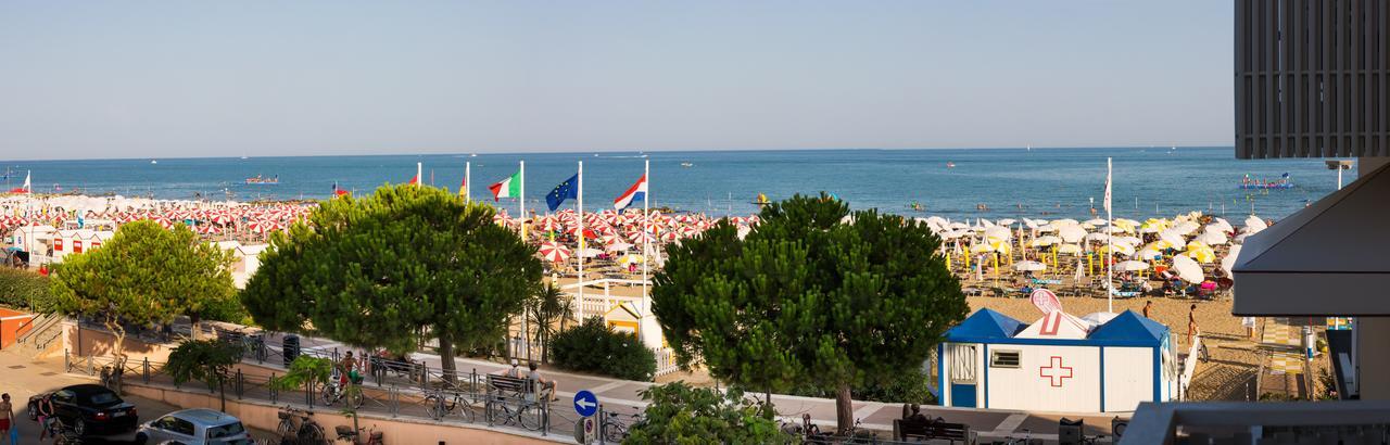 Hotel Tritone Caorle Eksteriør billede