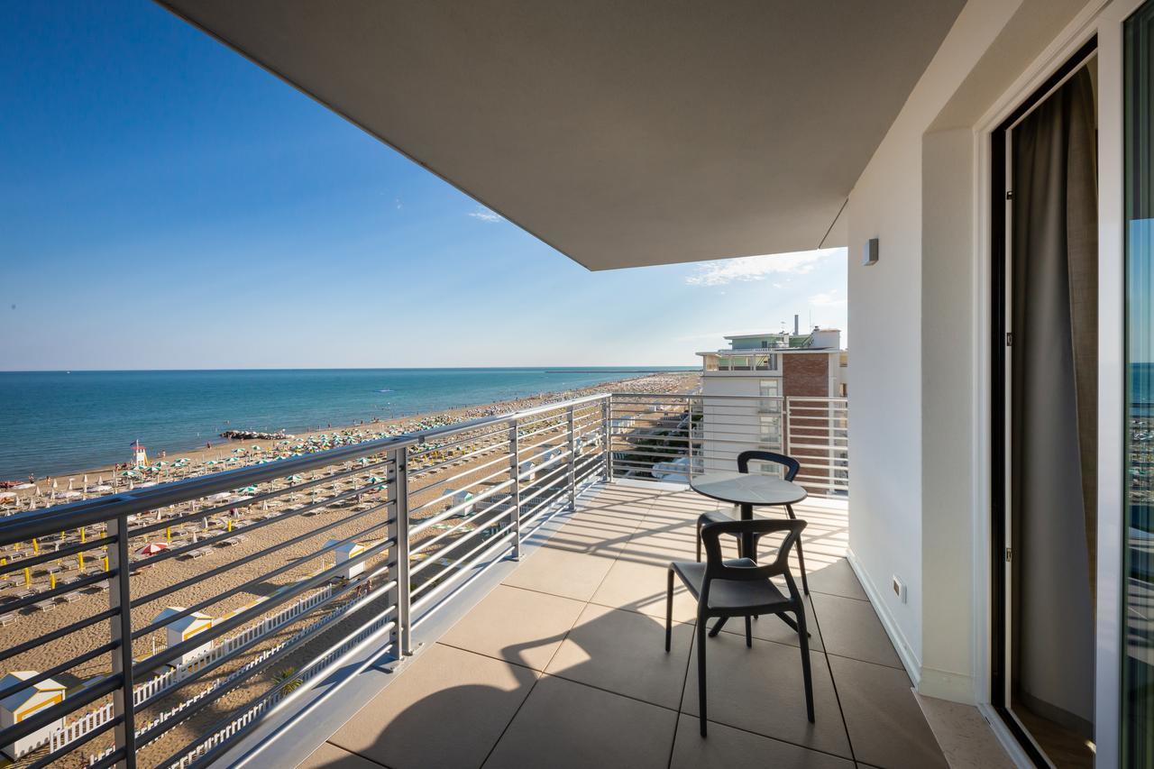 Hotel Tritone Caorle Eksteriør billede