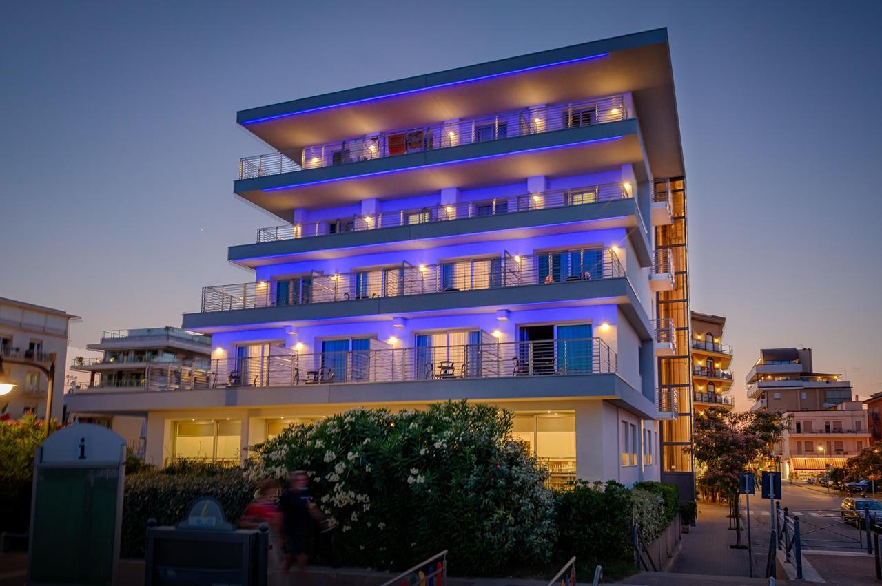 Hotel Tritone Caorle Eksteriør billede