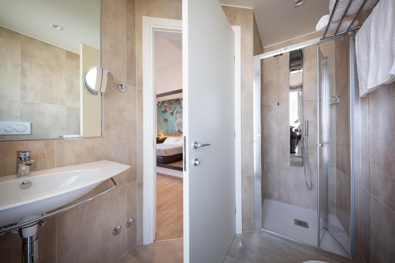 Hotel Tritone Caorle Eksteriør billede