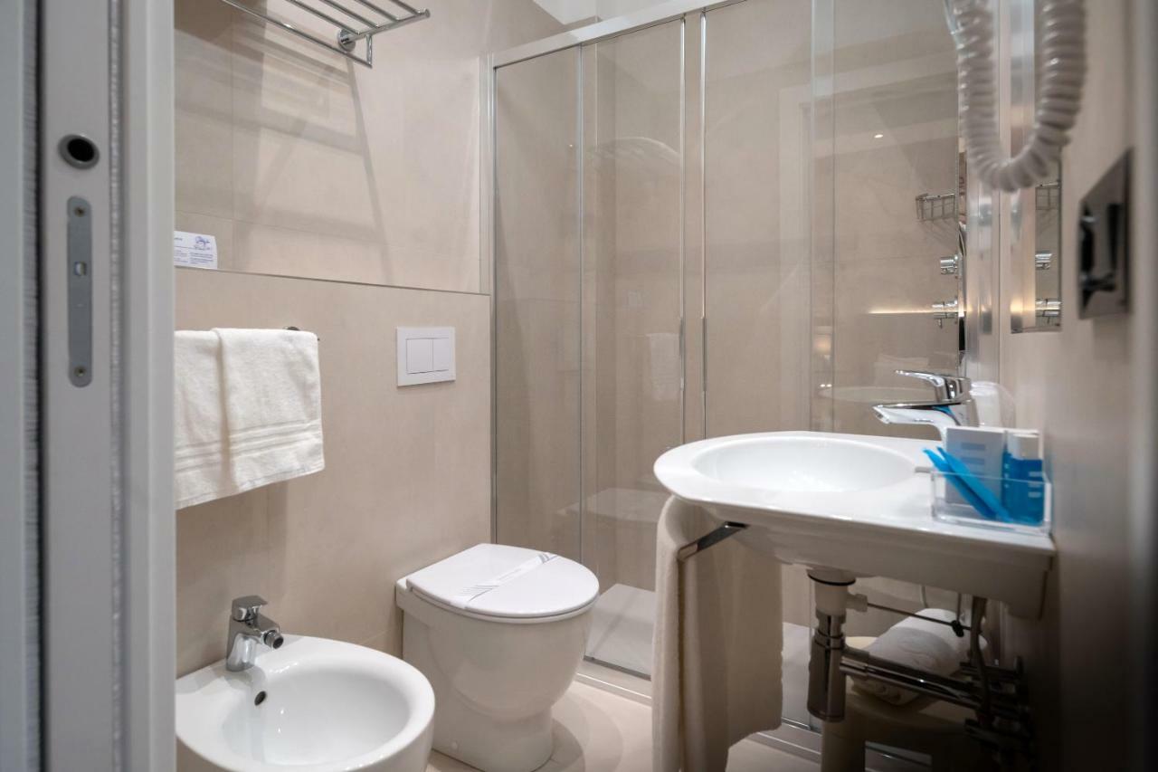 Hotel Tritone Caorle Eksteriør billede